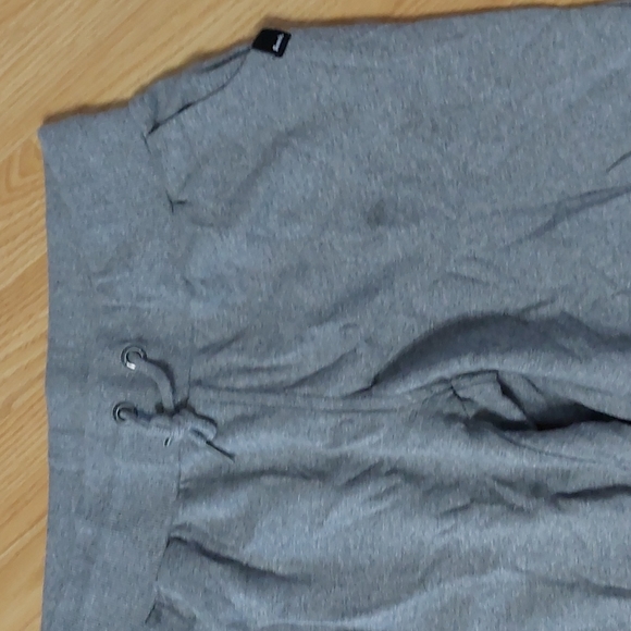 Bench sweats - Picture 2 of 6